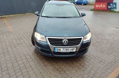 Универсал Volkswagen Passat 2006 в Рокитном
