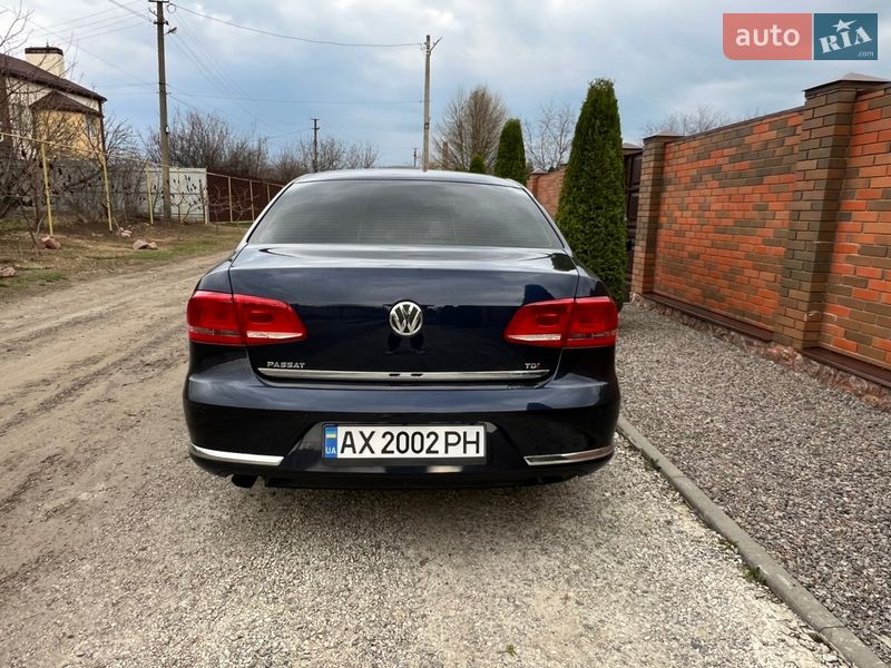 Седан Volkswagen Passat 2012 в Харькове