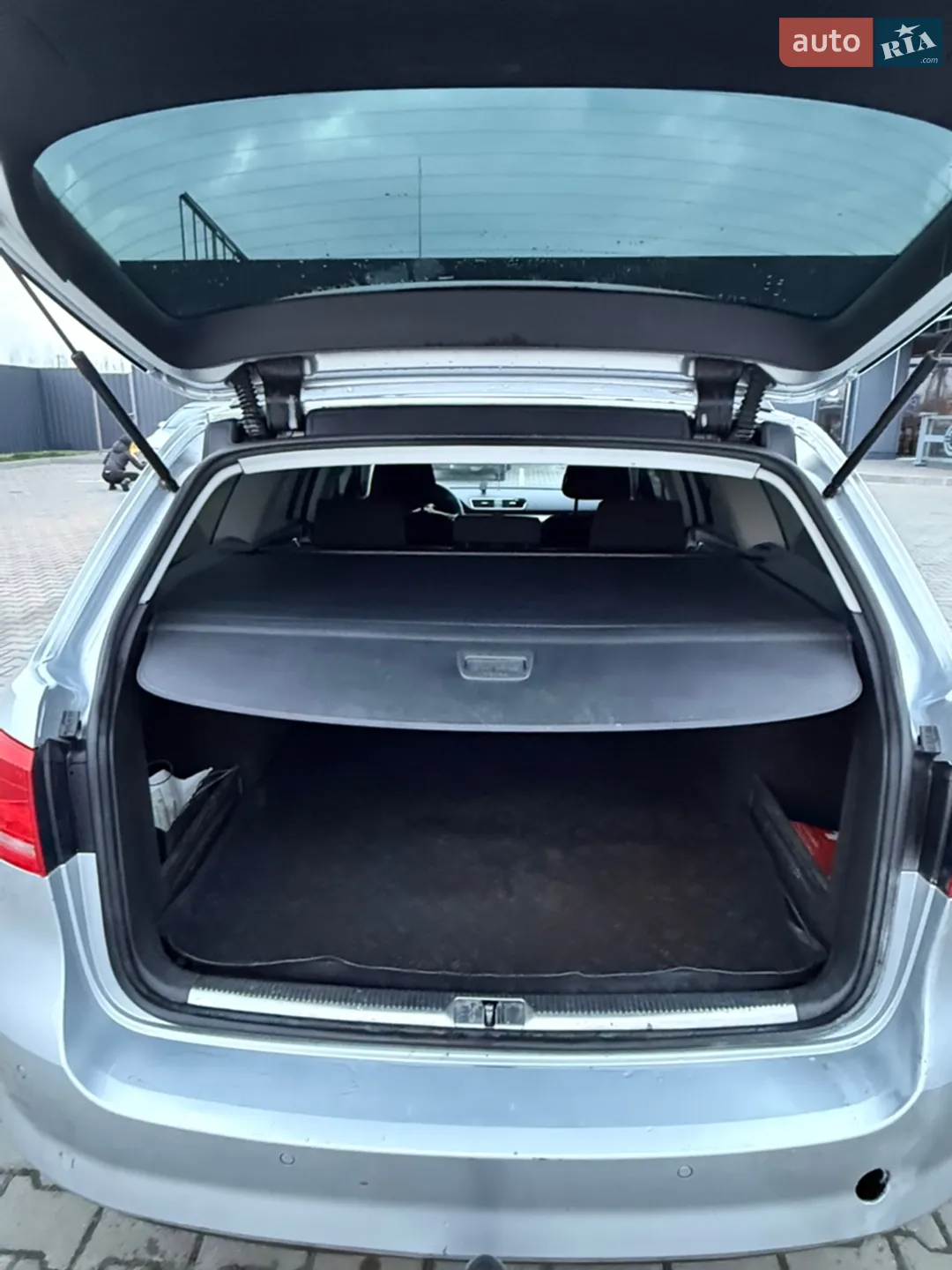 2010 Volkswagen Passat - мініатюра 2