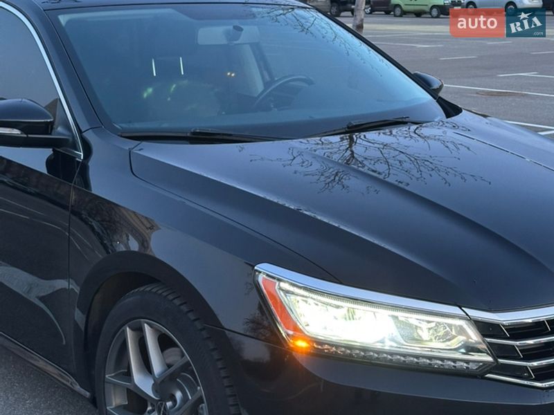 Седан Volkswagen Passat 2018 в Киеве