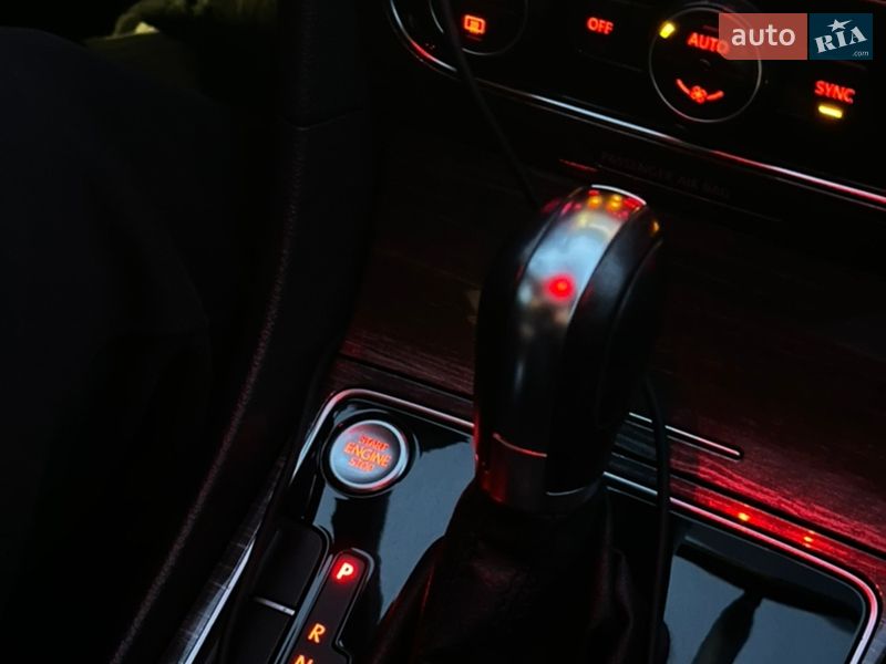 Седан Volkswagen Passat 2018 в Киеве