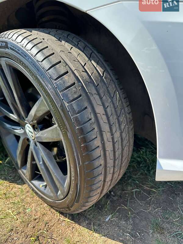 Седан Volkswagen Passat 2016 в Кривом Роге