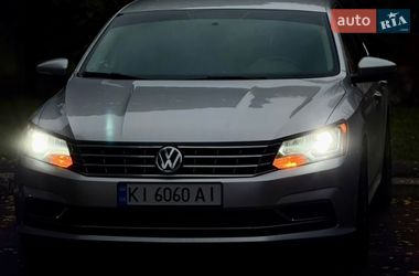 Седан Volkswagen Passat 2016 в Києві