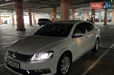 Седан Volkswagen Passat 2013 в Киеве