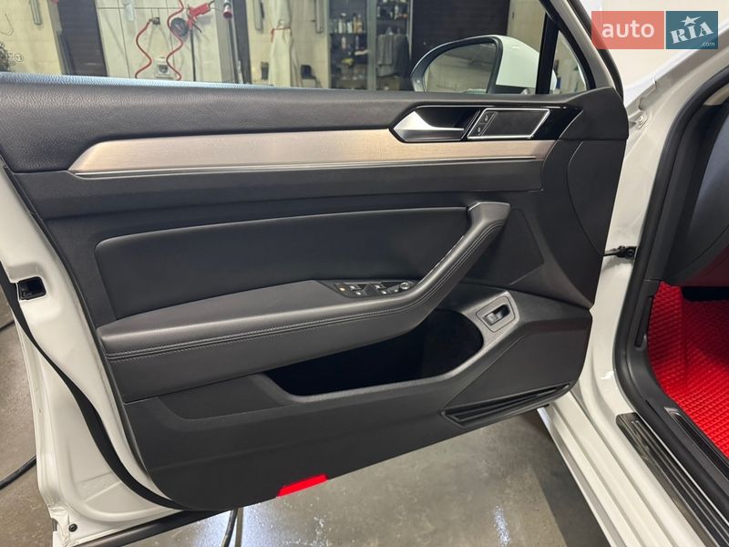 Універсал Volkswagen Passat 2017 в Харкові