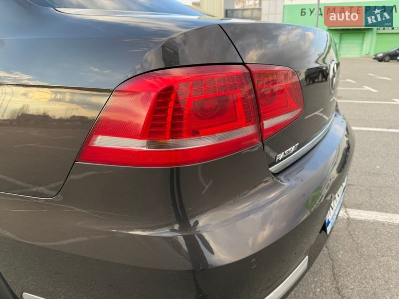 Седан Volkswagen Passat 2011 в Киеве
