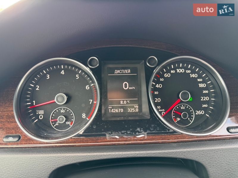 Седан Volkswagen Passat 2011 в Киеве