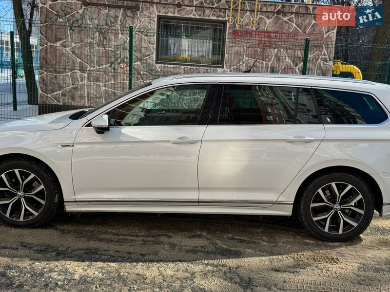 Універсал Volkswagen Passat 2017 в Харкові