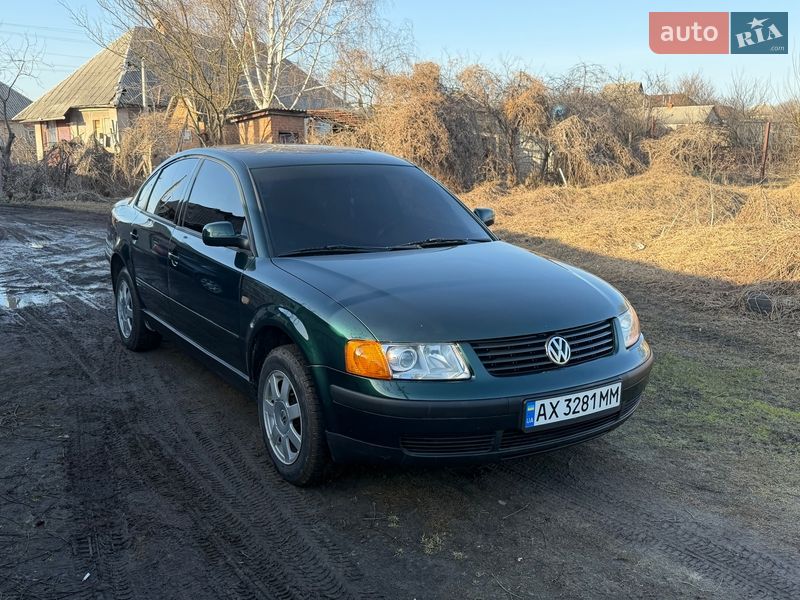 Седан Volkswagen Passat 1999 в Солоницевке