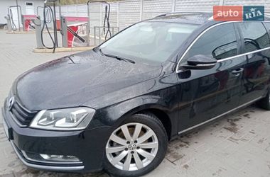 Универсал Volkswagen Passat 2011 в Ровно