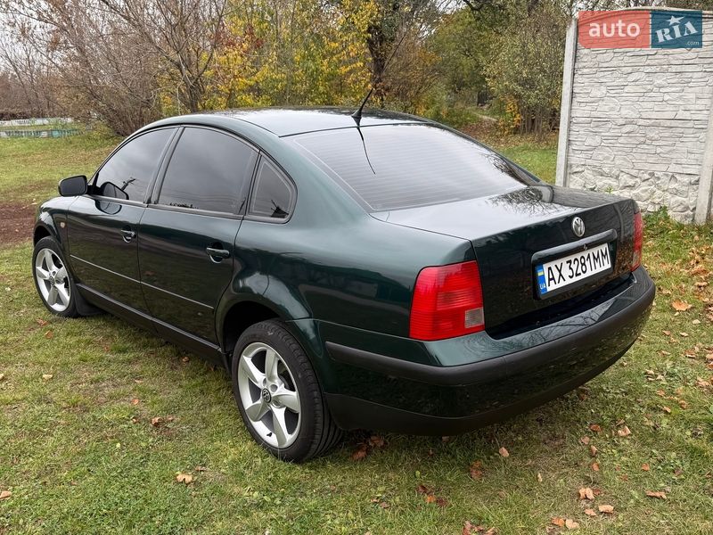 Седан Volkswagen Passat 1999 в Солоницевке