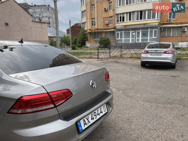 Седан Volkswagen Passat 2015 в Харькове