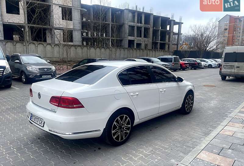 Седан Volkswagen Passat 2011 в Киеве