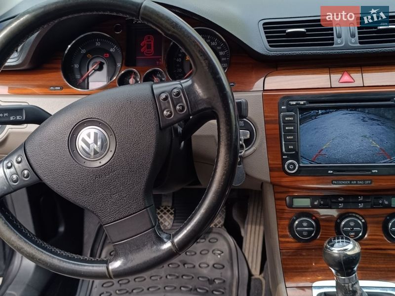 Седан Volkswagen Passat 2005 в Одессе