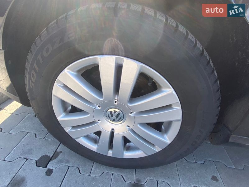 Седан Volkswagen Passat 2009 в Луцке