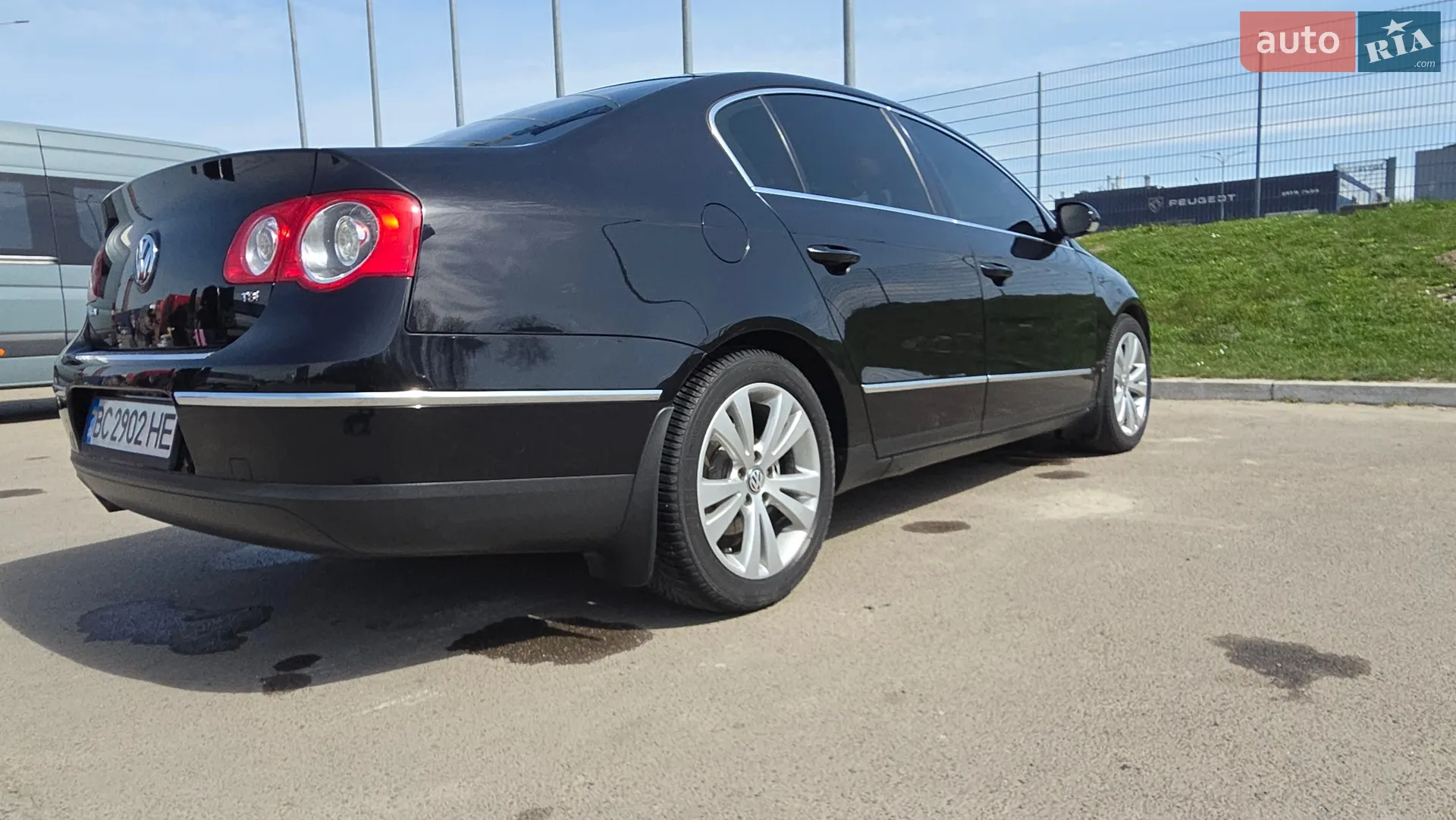 2010 Volkswagen Passat - мініатюра 2