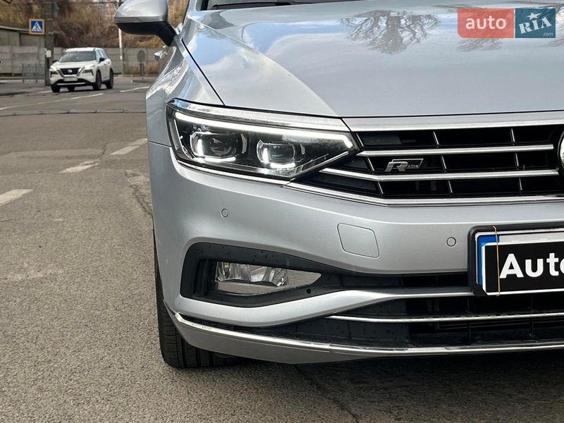 Универсал Volkswagen Passat 2022 в Киеве