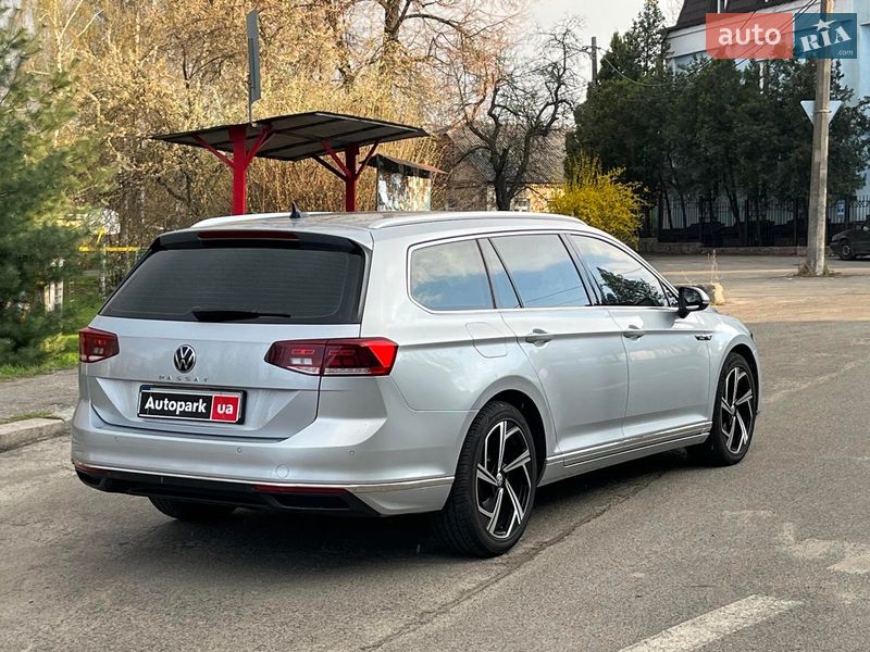 Универсал Volkswagen Passat 2022 в Киеве