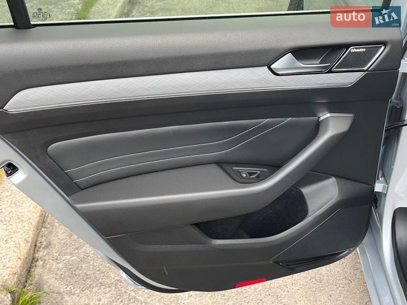 Универсал Volkswagen Passat 2022 в Киеве