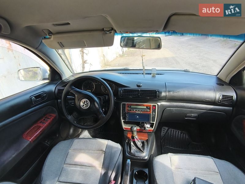 Седан Volkswagen Passat 2003 в Черновцах