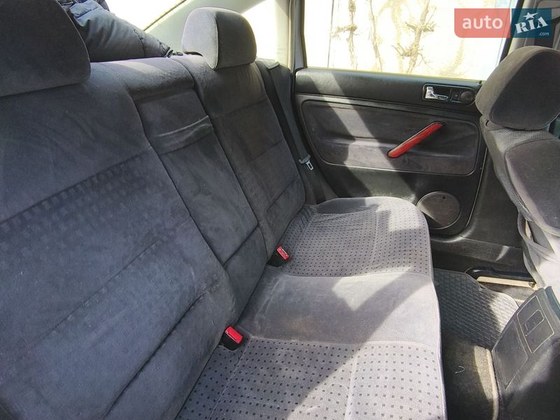 Седан Volkswagen Passat 2003 в Черновцах