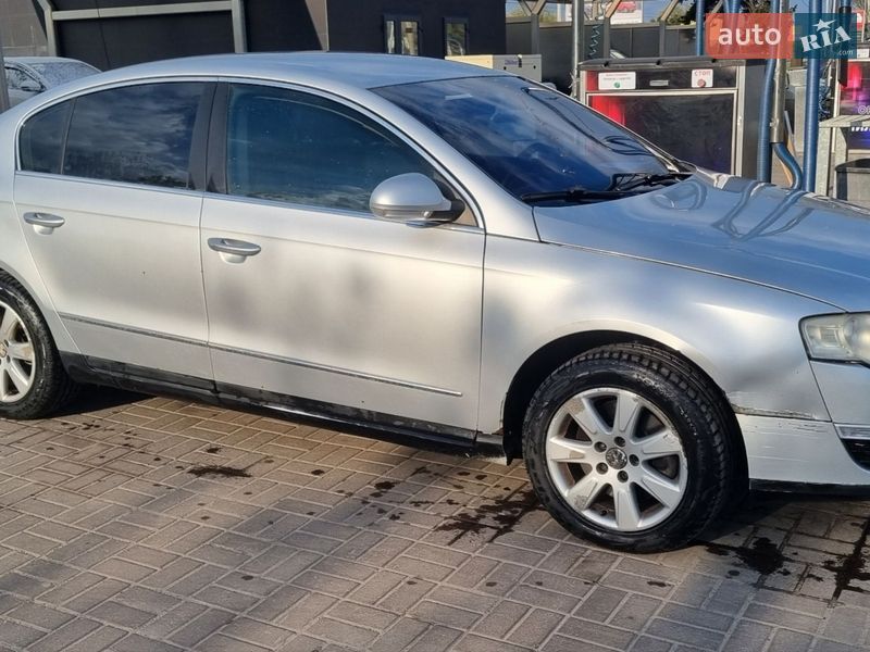 Седан Volkswagen Passat 2005 в Днепре