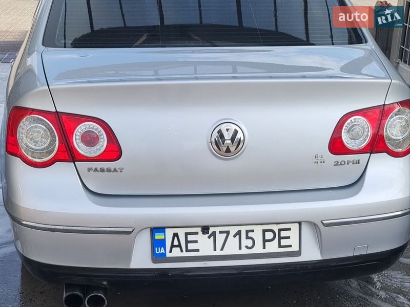 Седан Volkswagen Passat 2005 в Днепре