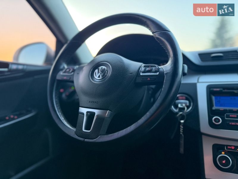 Универсал Volkswagen Passat 2009 в Ровно