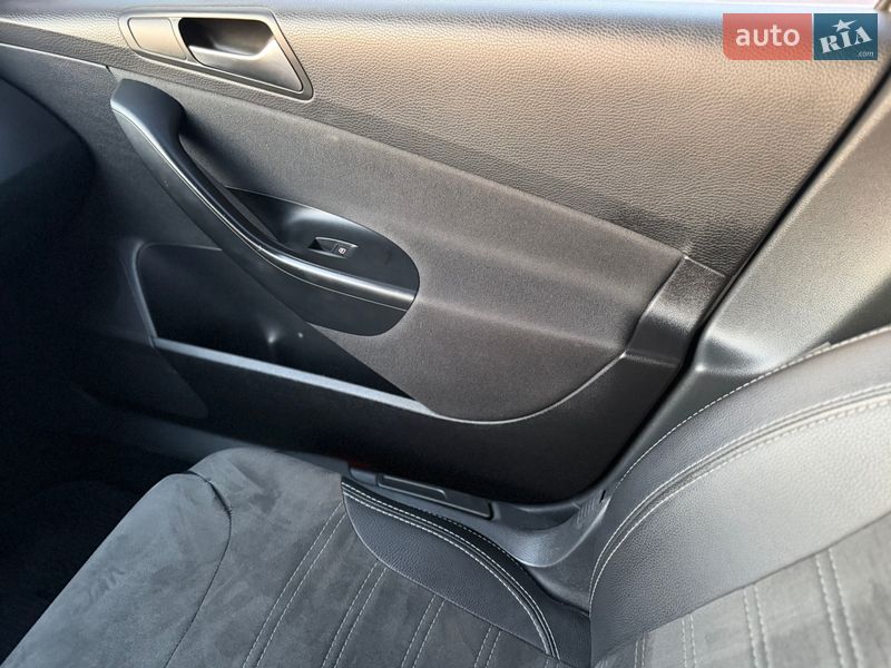 Универсал Volkswagen Passat 2009 в Ровно