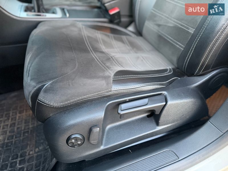 Универсал Volkswagen Passat 2009 в Ровно