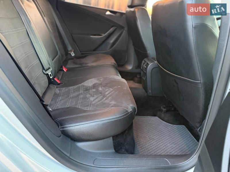 Универсал Volkswagen Passat 2009 в Ровно