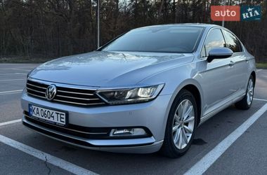 Седан Volkswagen Passat 2017 в Киеве