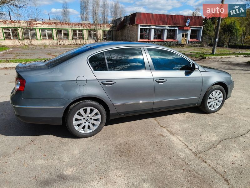 Седан Volkswagen Passat 2008 в Миргороде