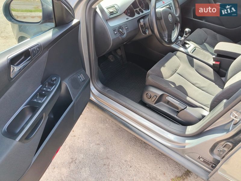 Седан Volkswagen Passat 2008 в Миргороде