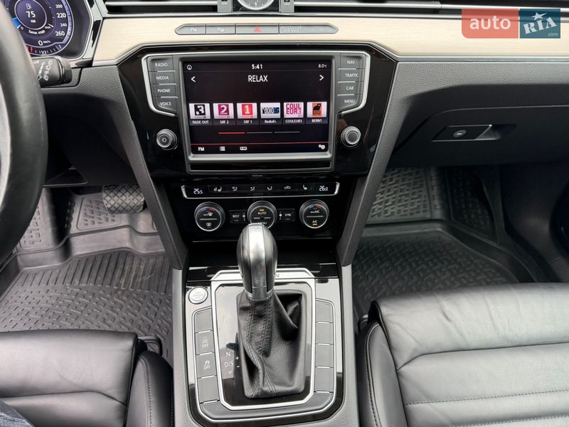 Универсал Volkswagen Passat 2016 в Ровно