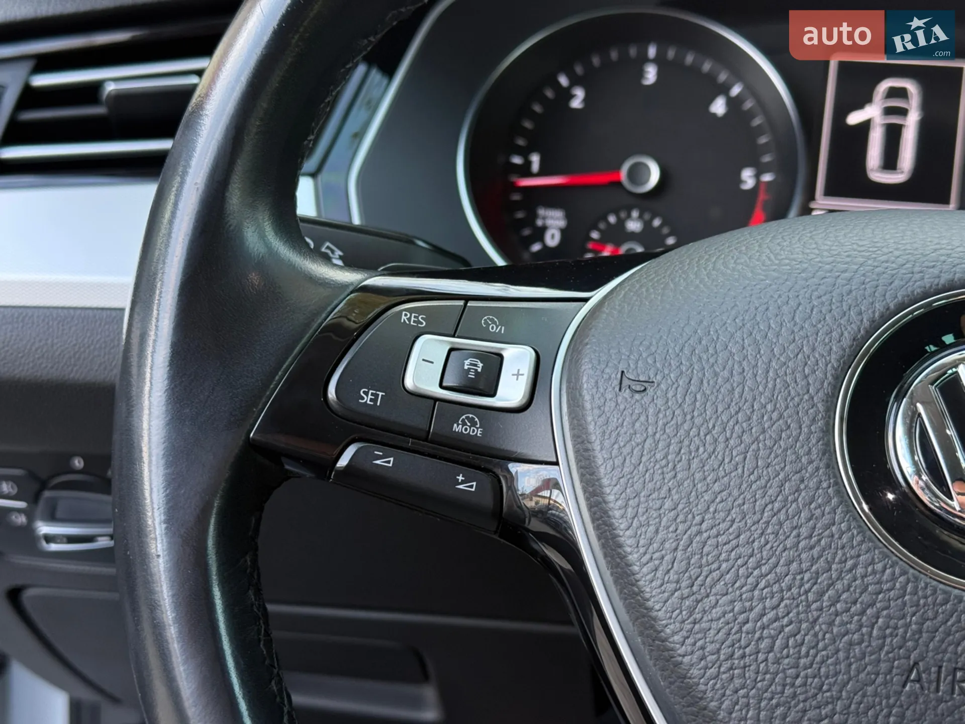 2015 Volkswagen Passat - мініатюра 24
