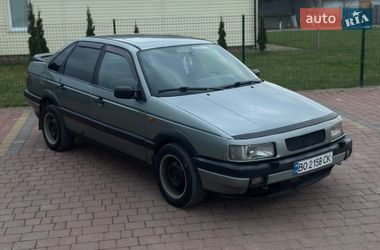 Седан Volkswagen Passat 1989 в Стрию