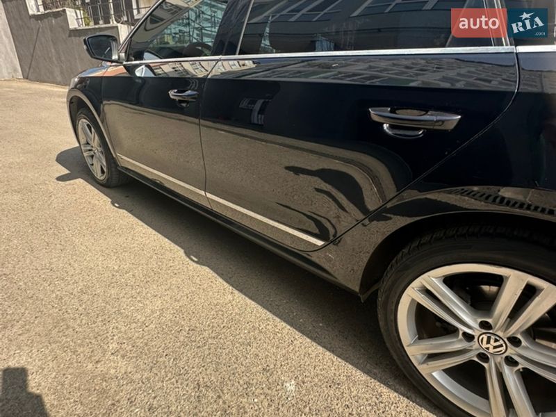 Седан Volkswagen Passat 2014 в Черновцах