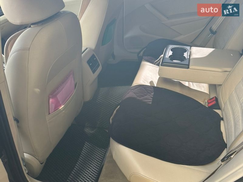 Седан Volkswagen Passat 2014 в Черновцах