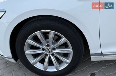 Седан Volkswagen Passat 2016 в Калуші