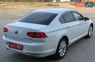 Седан Volkswagen Passat 2016 в Калуші