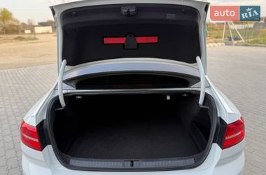 Седан Volkswagen Passat 2016 в Калуші