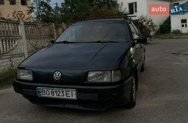 Седан Volkswagen Passat 1991 в Залещиках
