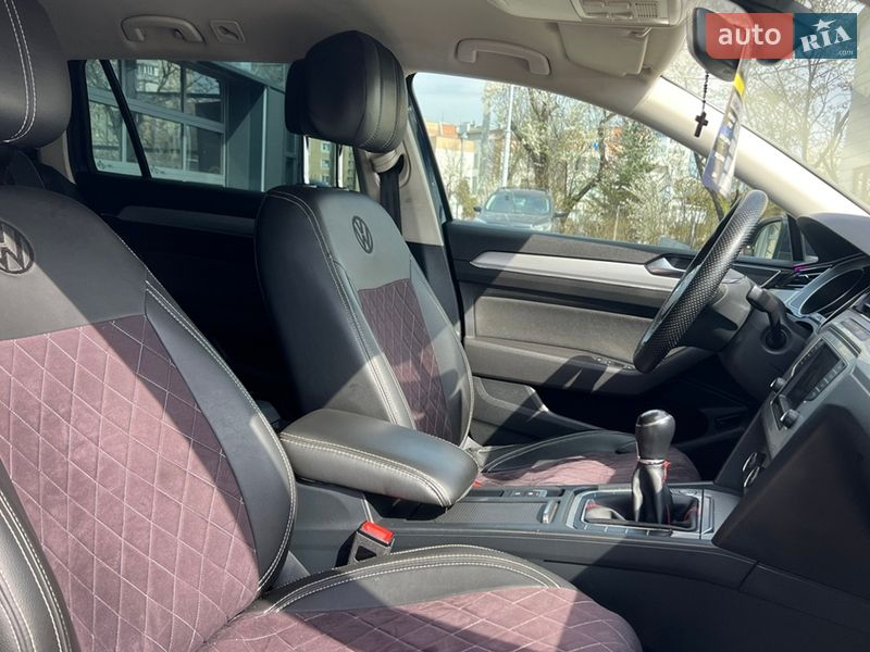 Универсал Volkswagen Passat 2015 в Ивано-Франковске