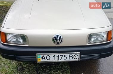 Универсал Volkswagen Passat 1989 в Виноградове