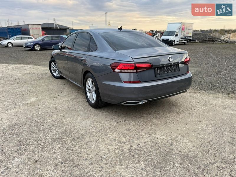 Седан Volkswagen Passat 2019 в Луцке