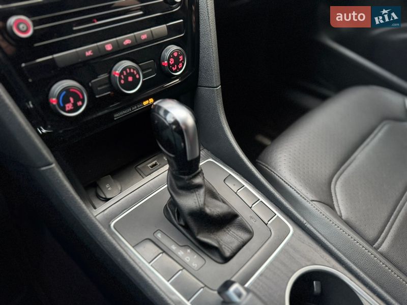 Седан Volkswagen Passat 2019 в Луцке