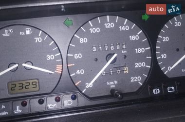 Седан Volkswagen Passat 1992 в Золочеве