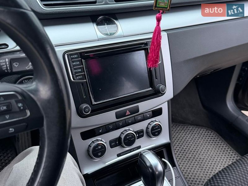 Универсал Volkswagen Passat 2012 в Снятине