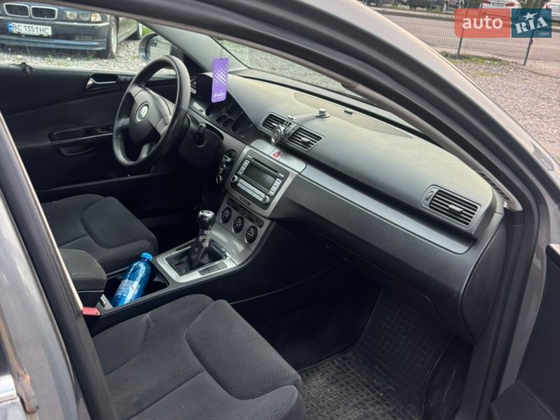 Универсал Volkswagen Passat 2006 в Киеве